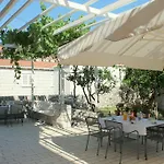Jozefina Gostinjska kuća