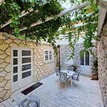Jozefina Gostinjska kuća